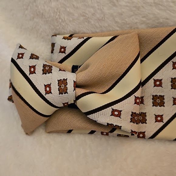 Vtg PRINCE BELLINI MCM Tan Striped Floral Clip-on Tie - Picture 3 of 7